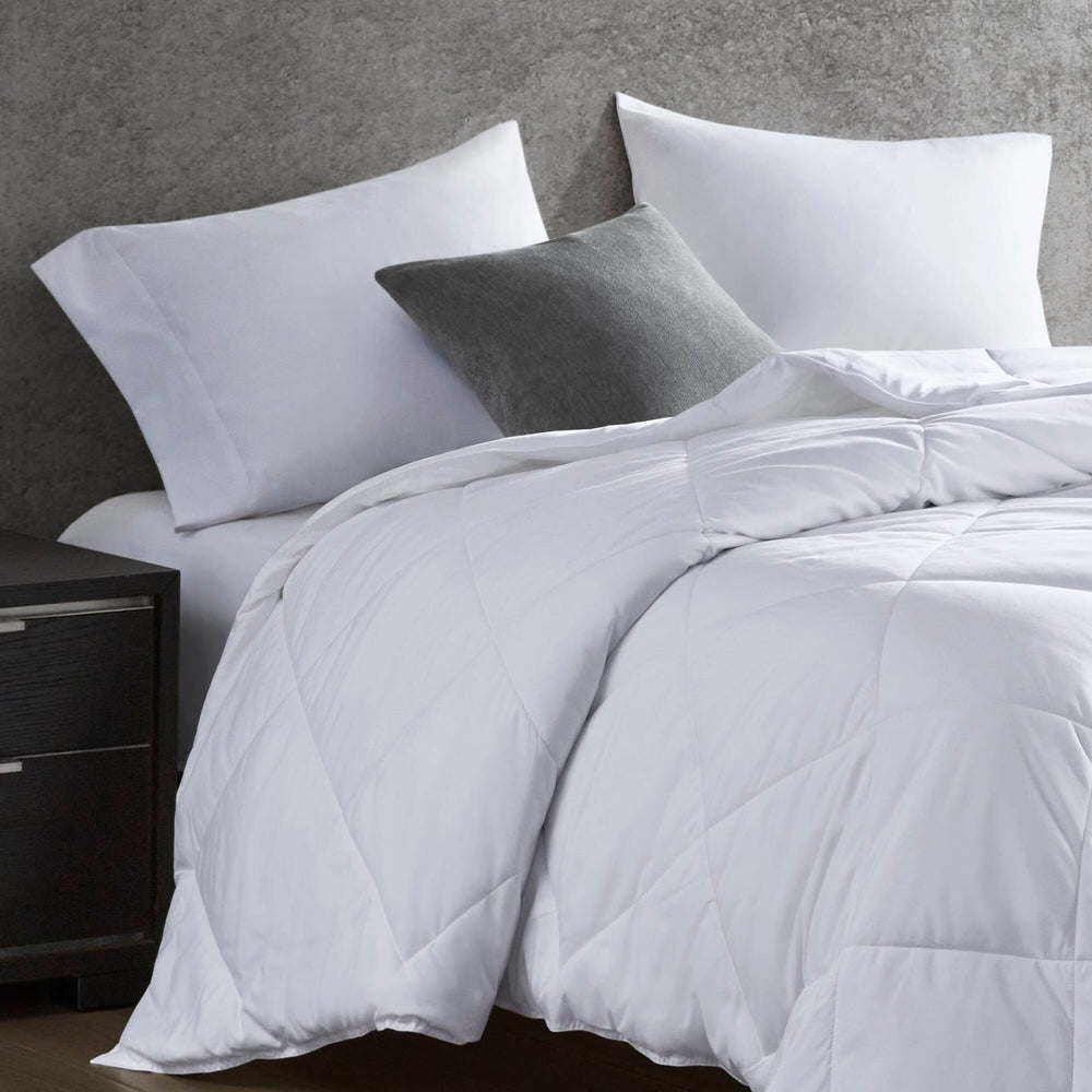 Oversized Down Alternative Comforter White Full/Queen Media 2