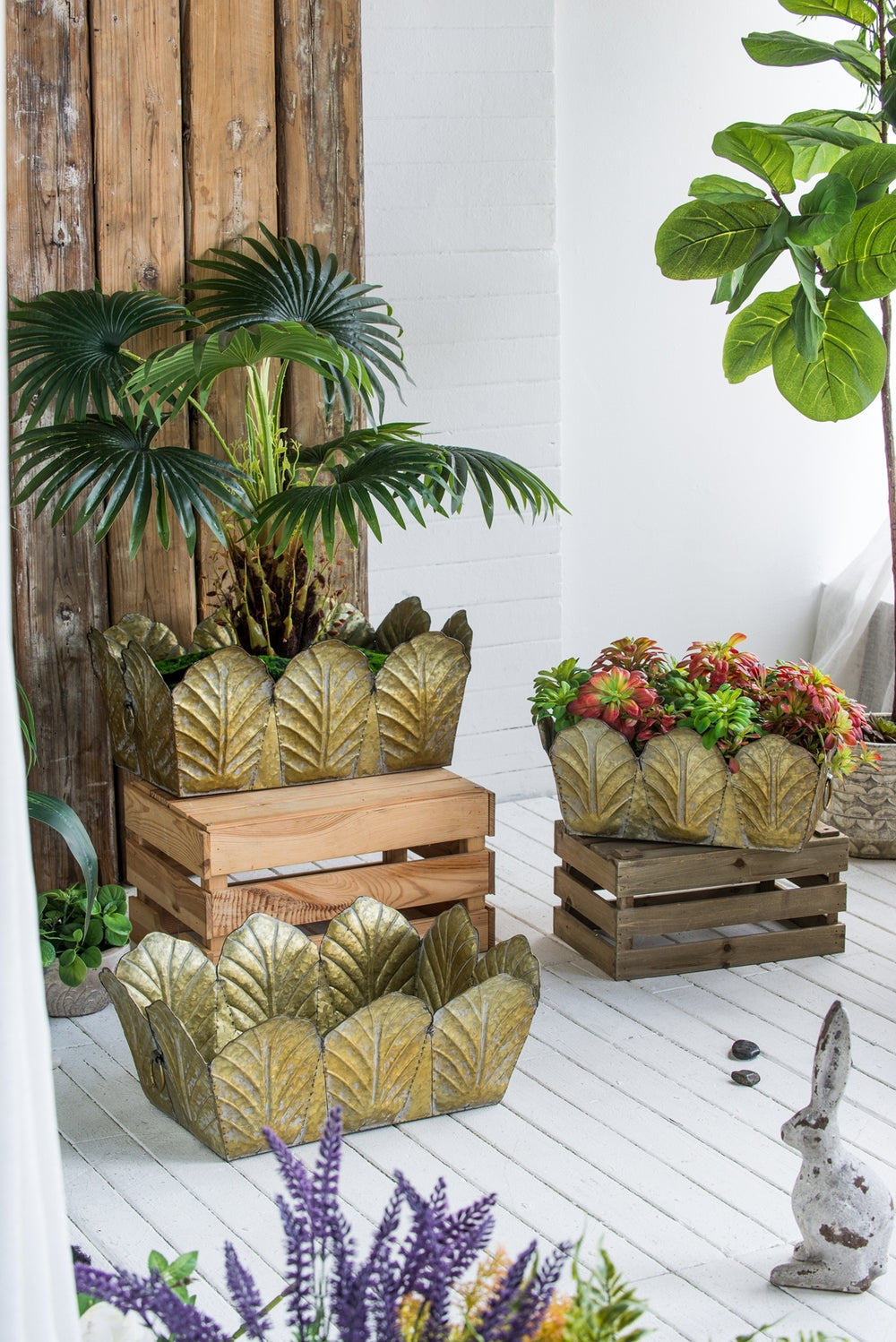 Set of 3 Metal Planter Distressed, L:22x16.7x8.3' M:21x16.5x7.3' S:18x13.5x7' Media 1