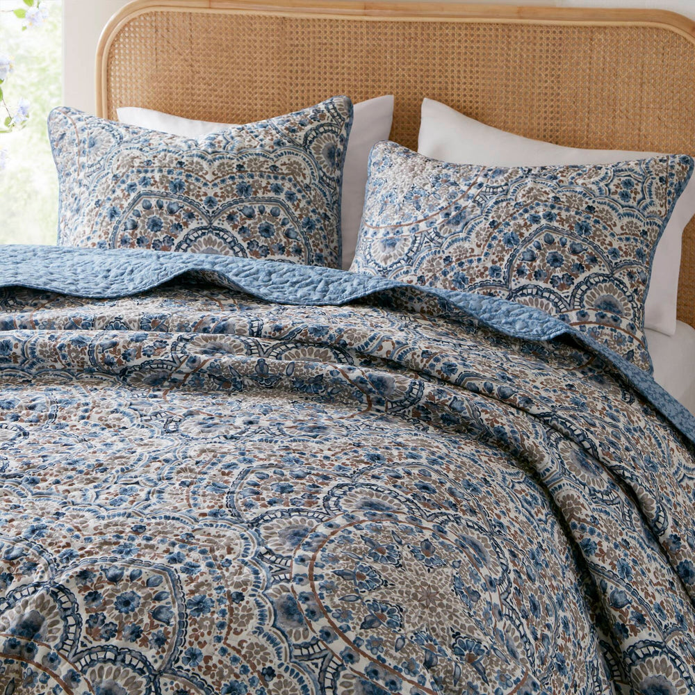 3-Piece King Boho Floral Reversible Quilt Media 23
