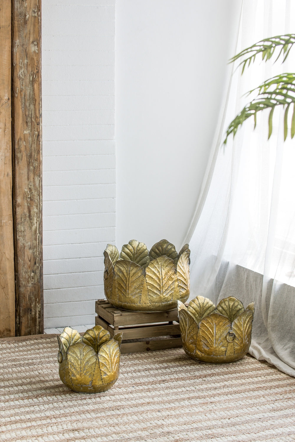 Set of 3 Metal Planter Distressed, L:17.7x17.7x11' M:15x15x10.2' S:11.5x11.5x10' Media 9