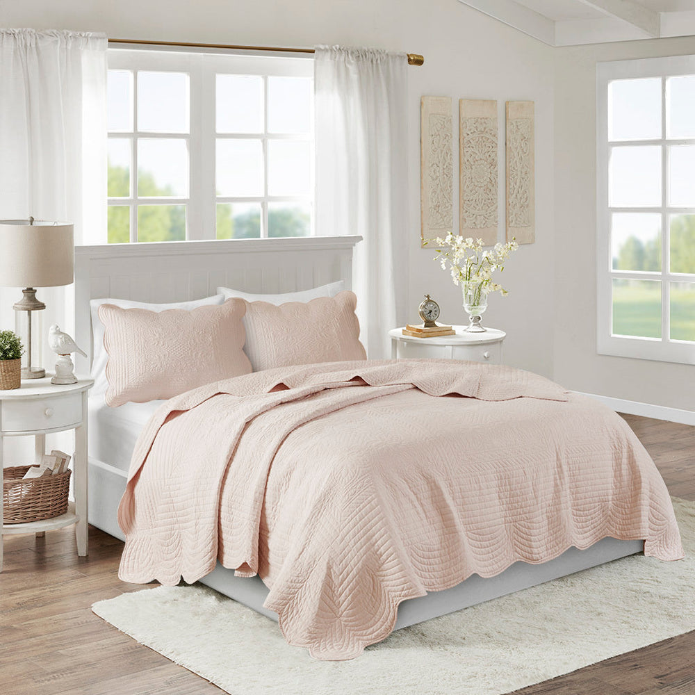 3 Piece Reversible Scalloped Edge Quilt Set Blush Full/Queen Media 1