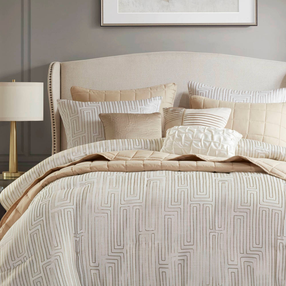 10 PCS Queen Luxury Jacquard Comforter Set Ivory Media 20