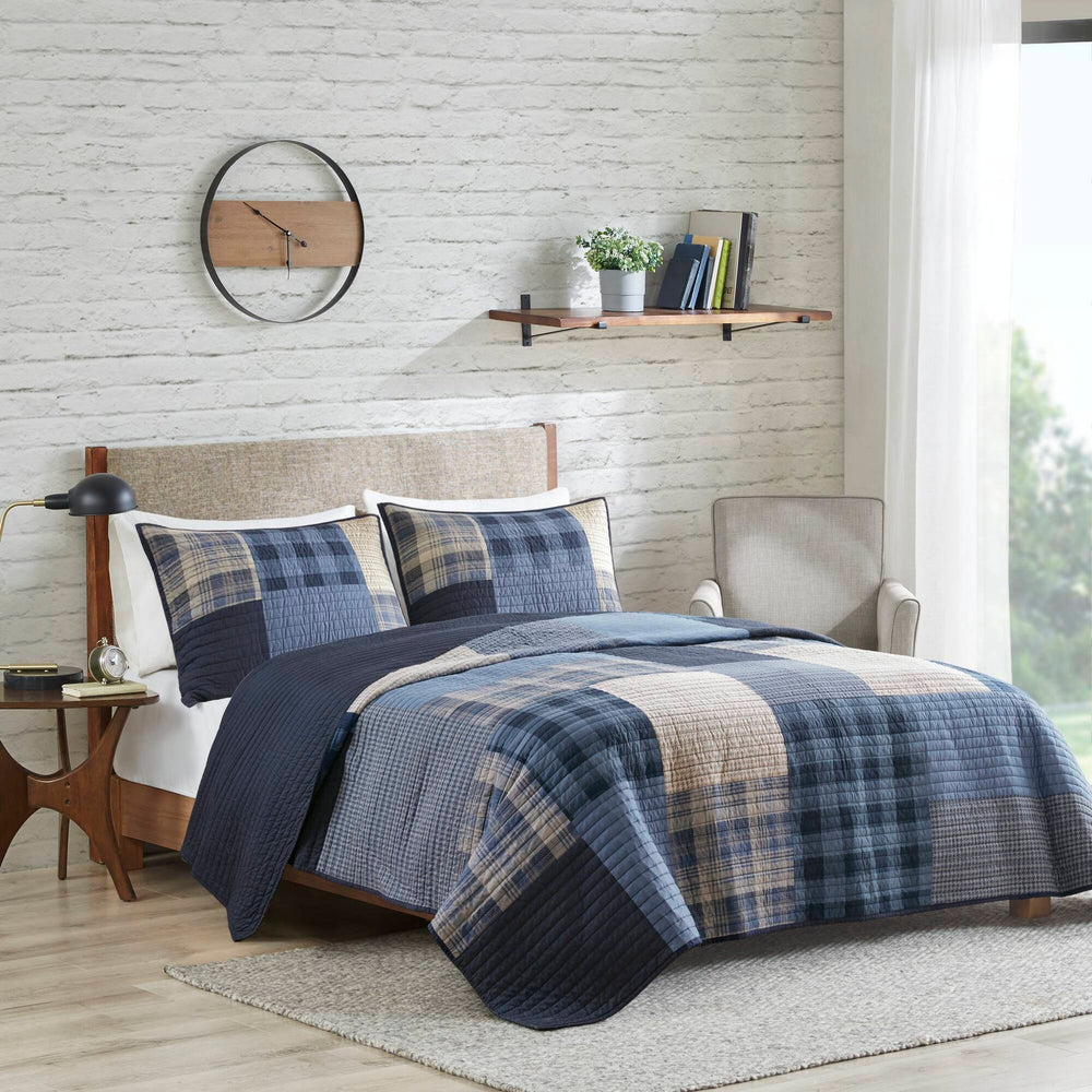 3-Piece King/Cal King Quilt Mini Set Media 1