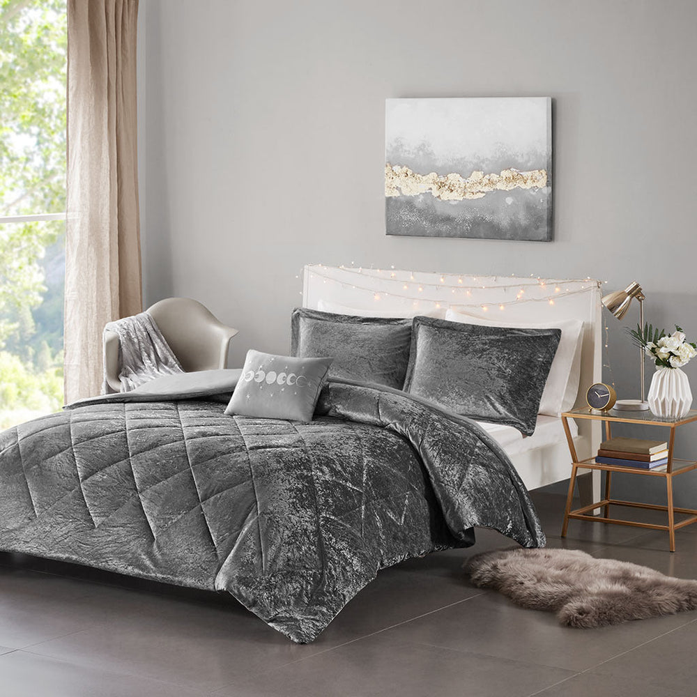 Full/Queen Velvet Duvet Cover Set with Throw Pillow Media 1