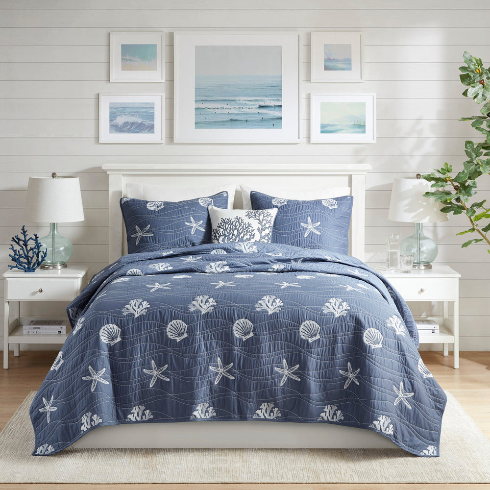 4 Piece Cotton Reversible Embroidered Quilt Set with Throw Pillow Navy King/Cal King Media 1