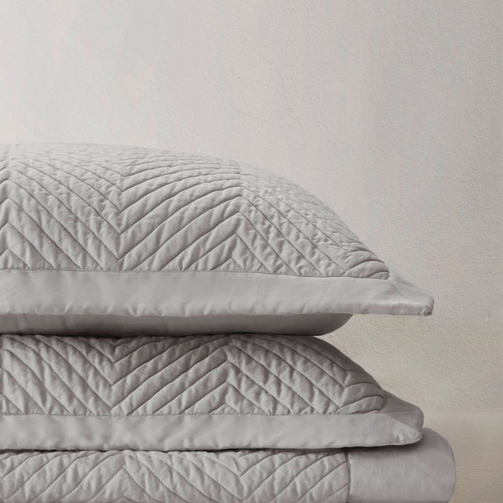 Full/Queen 3 Piece Cotton Quilt Set Light Gray Media 3