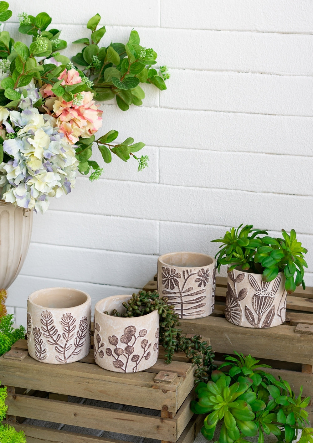 Set of 4 4.3x4.3x4' Gray Sand and Cement Planters with Brown Botanical Motifs Media 1