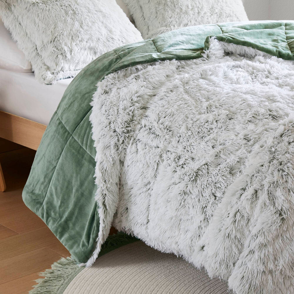 2 PCS Twin/Twin XL Shaggy Faux Fur Comforter Mini Set Green/White Media 2