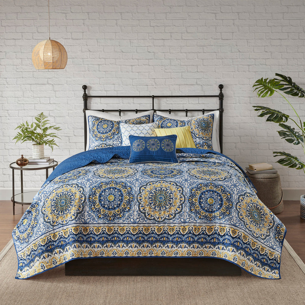 6 Piece Reversible Quilt Set with Throw Pillows Blue Full/Queen Media 2