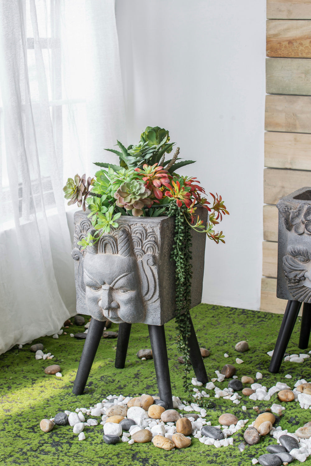 11x14x22' Statue Planter Media 1