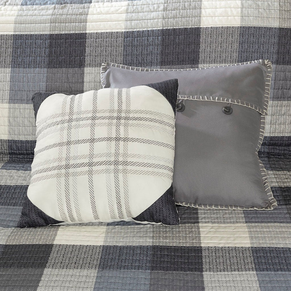 6 Piece Printed Herringbone Quilt Set with Throw Pillows Grey King/Cal King Media 6