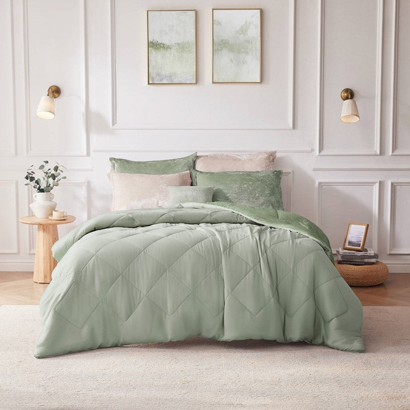 4PCS King/Cal King Velvet Duvet Cover Set with Throw Pillow Media 3