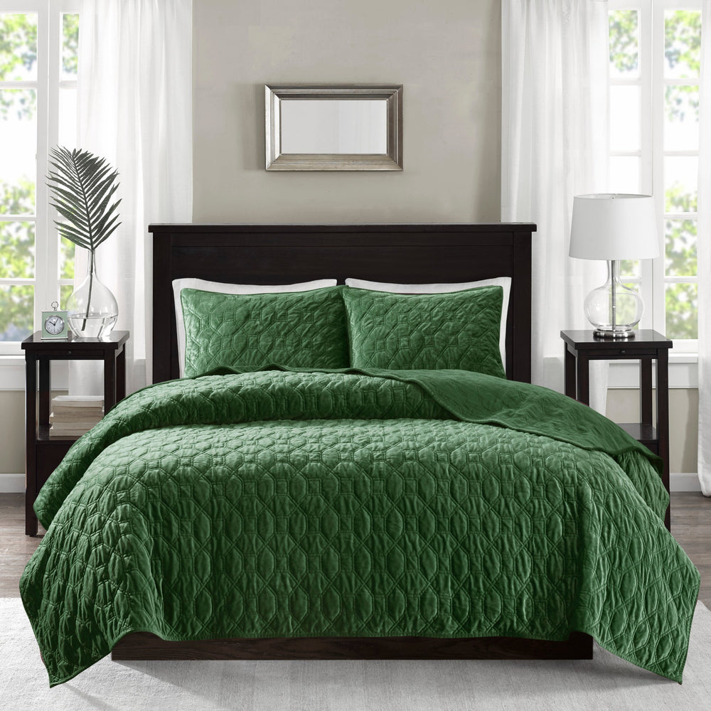 3 Piece Velvet Quilt Set Green King/Cal King Media 2
