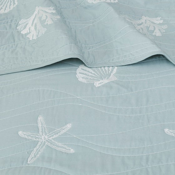 4 Piece Cotton Reversible Embroidered Quilt Set with Throw Pillow Aqua King/Cal King Media 10
