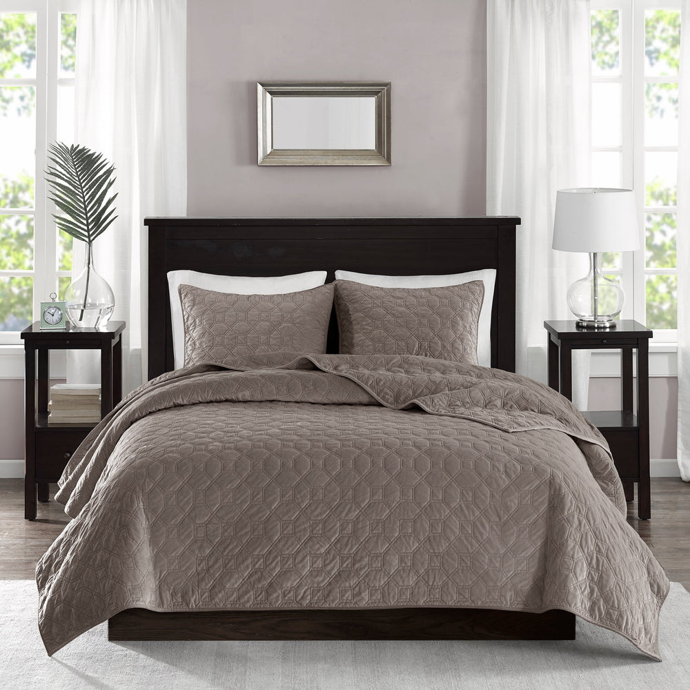 3 Piece Velvet Quilt Set Taupe King/Cal King Media 6