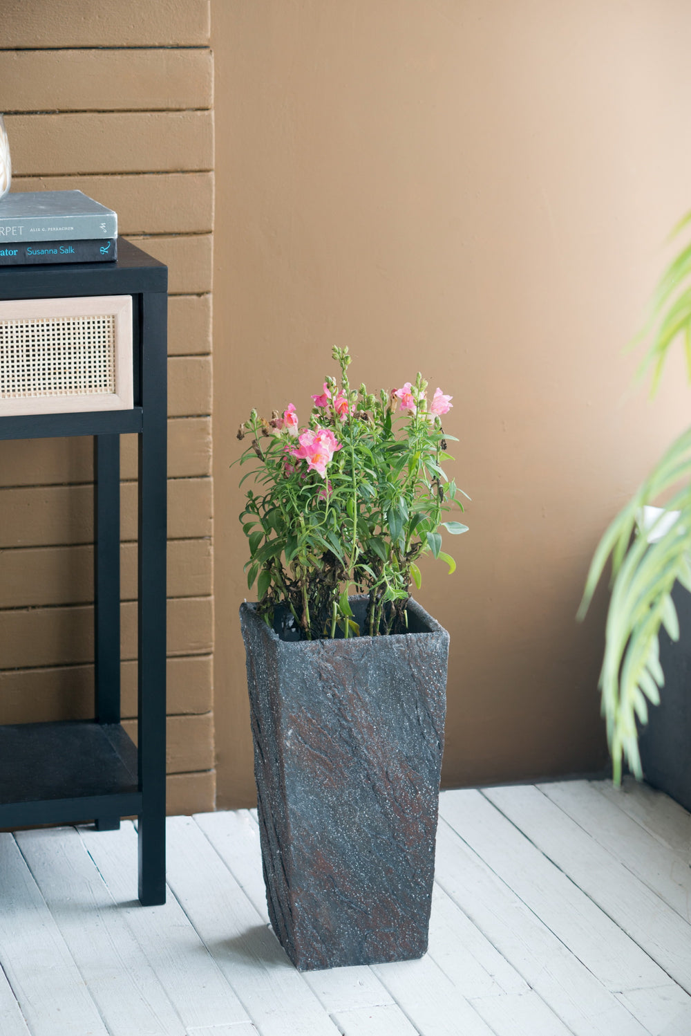 7.5x7.5x15' Planter Media 1