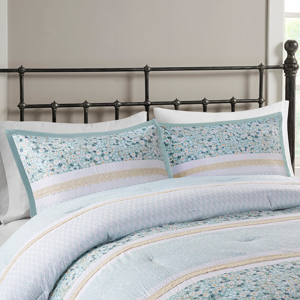 Full/Queen 5 Piece Seersucker Comforter Set with Throw Pillows Media 3