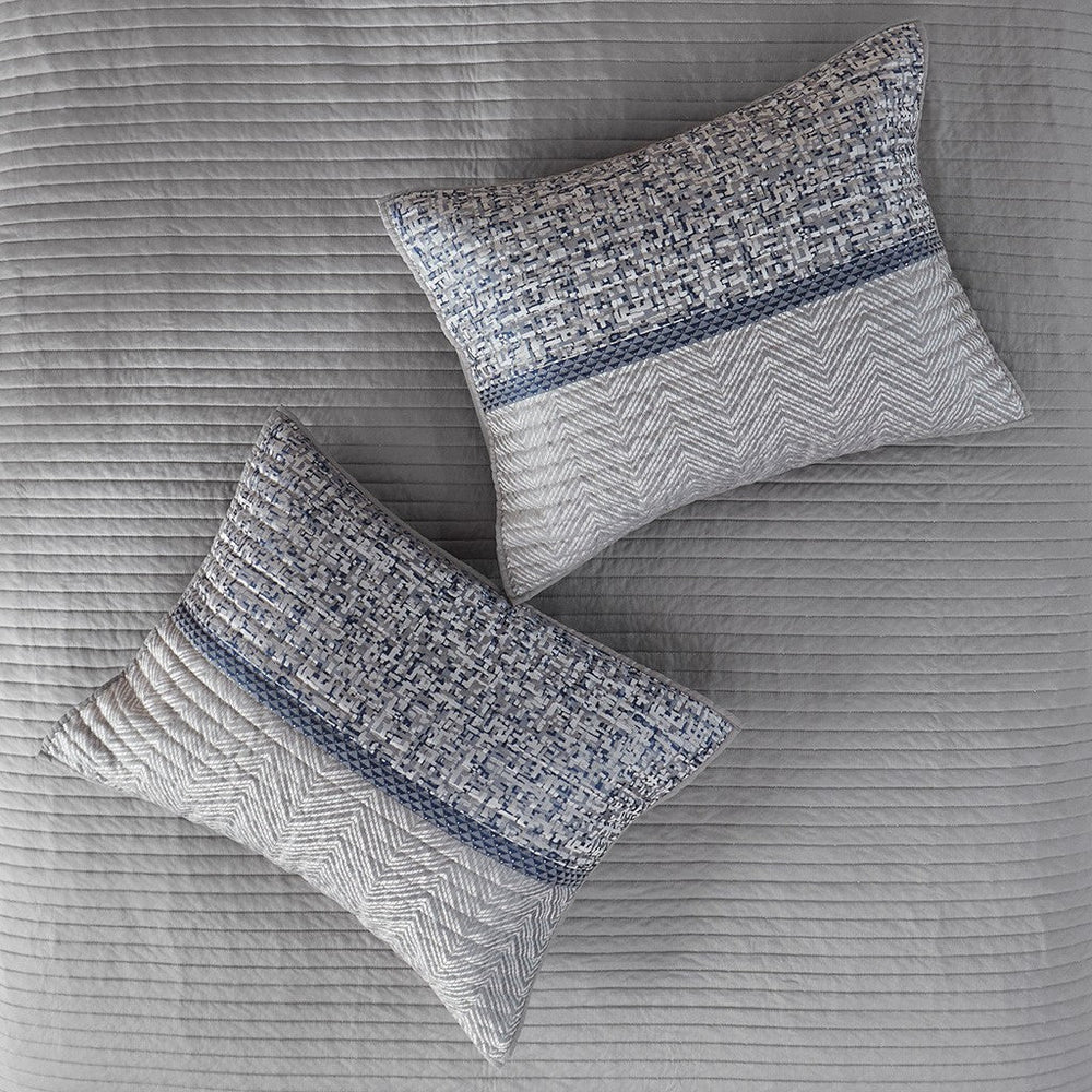 6 Piece Reversible Jacquard Quilt Set with Throw Pillows Navy King/Cal King Media 16