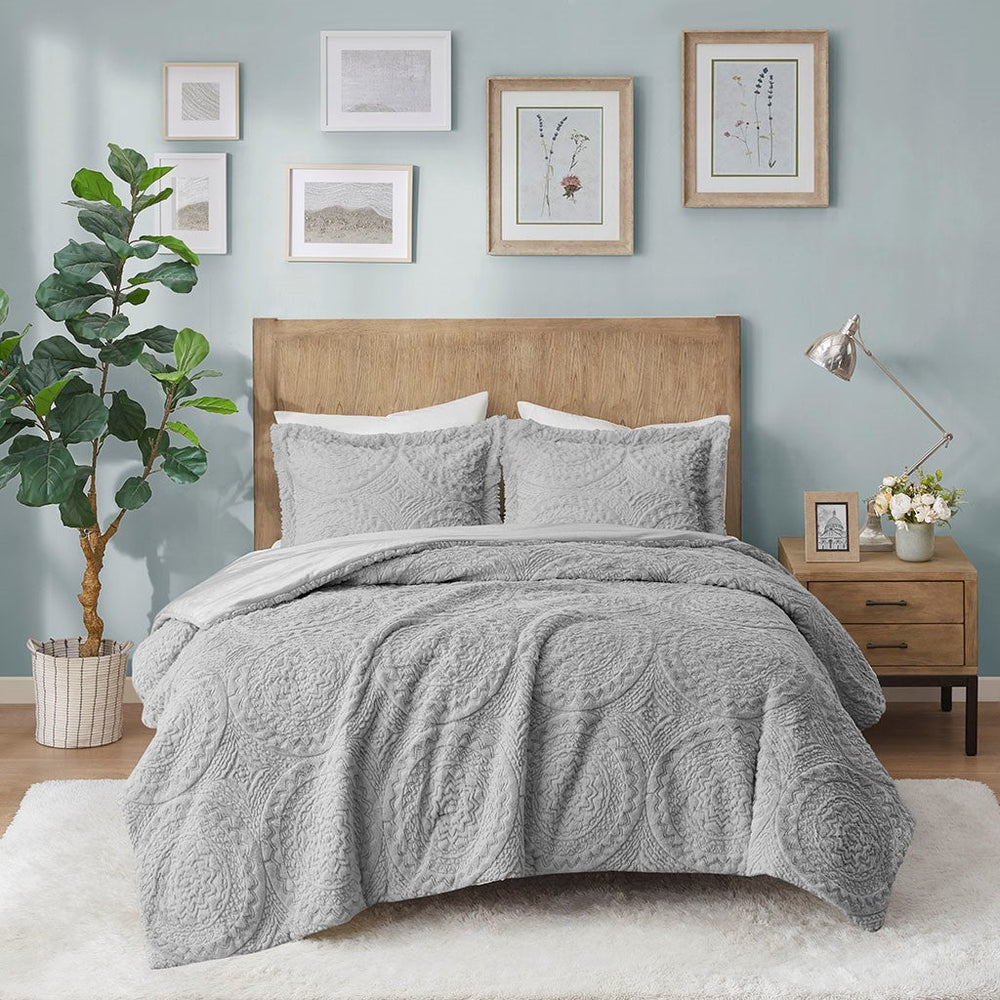 Full/Queen Embroidered Medallion Faux Fur     Comforter Mini Set Media 7