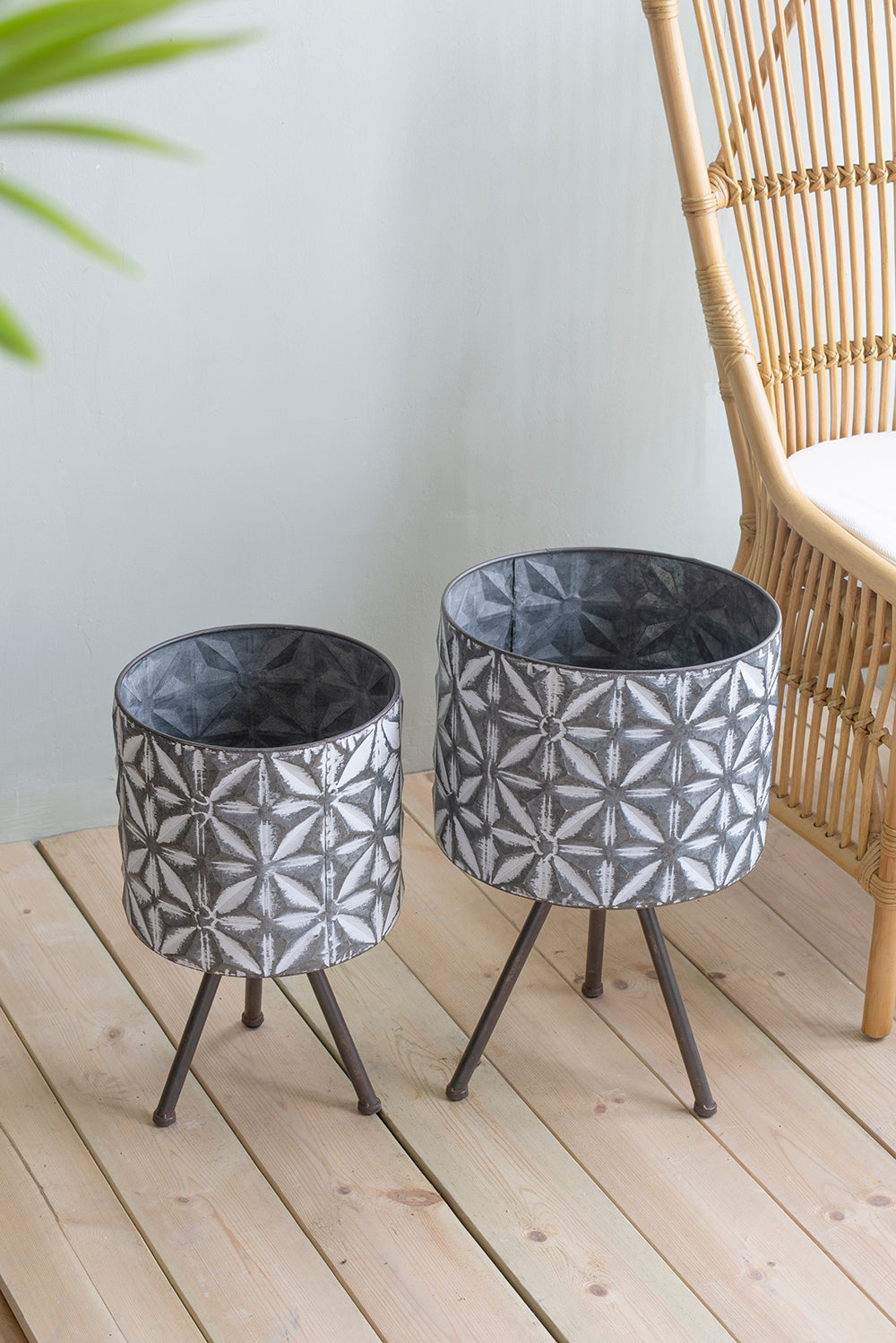Set of 2 Metal Planter Stand,Round Galvanized Grey Farmhouse Planter Media 4