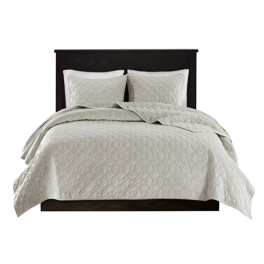 3 Piece Velvet Quilt Set Ivory King/Cal King Media 7