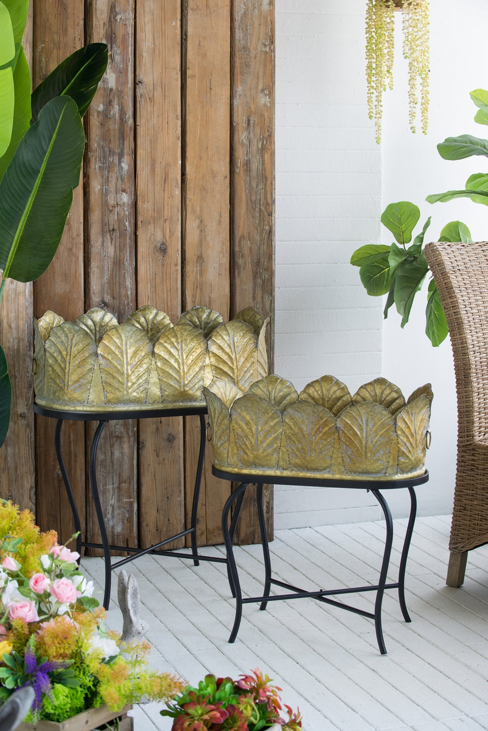 Set of 2 Metal Planter With Iron Legs Stand, L:27.2x19x32.3' S:23.5x16x26.5' Media 7