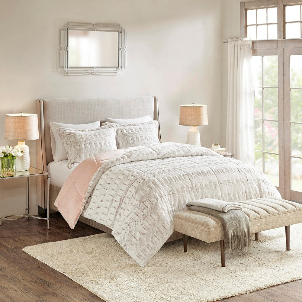King/Cal King Back Print Long Fur Comforter Mini Set Media 1