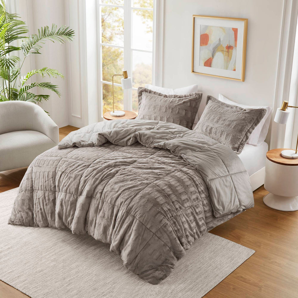 3 PCS Full/Queen Solid Faux Fur Comforter Mini Set Gray Media 10