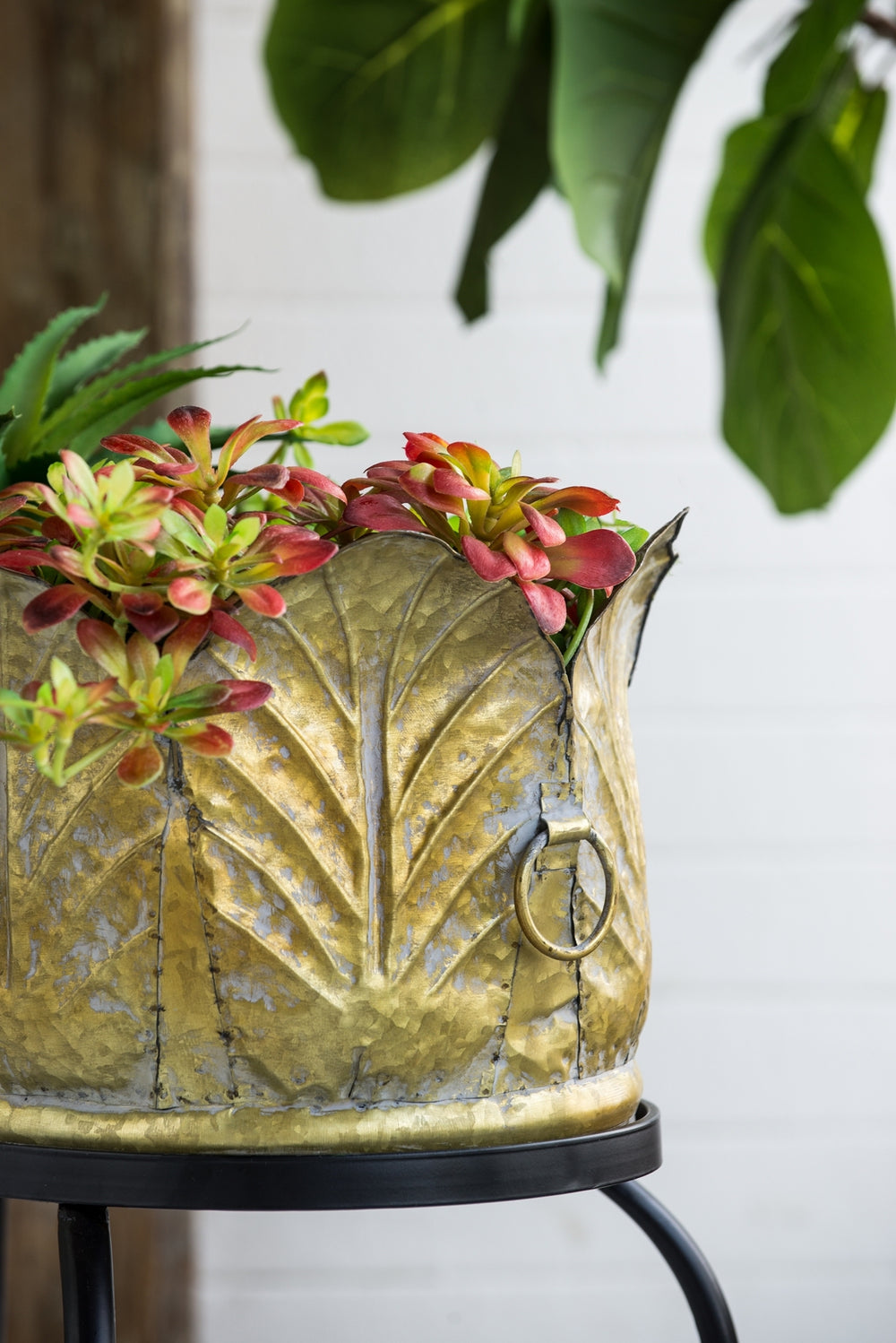 Set of 2 Metal Planter With Iron Legs Stand, L:27.2x19x32.3' S:23.5x16x26.5' Media 12