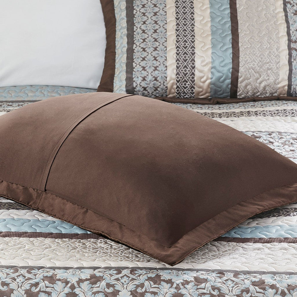5 Piece Jacquard Quilt Set with Throw Pillows Blue King/Cal King Media 2