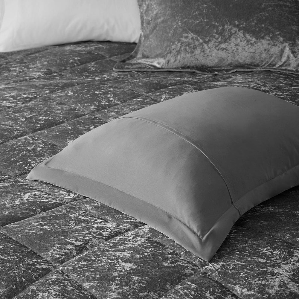 Full/Queen Velvet Comforter Set with Throw Pillow Media 8