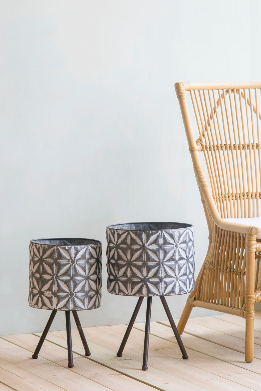 S/2 Large Round Grey Planters On Stands Media 6