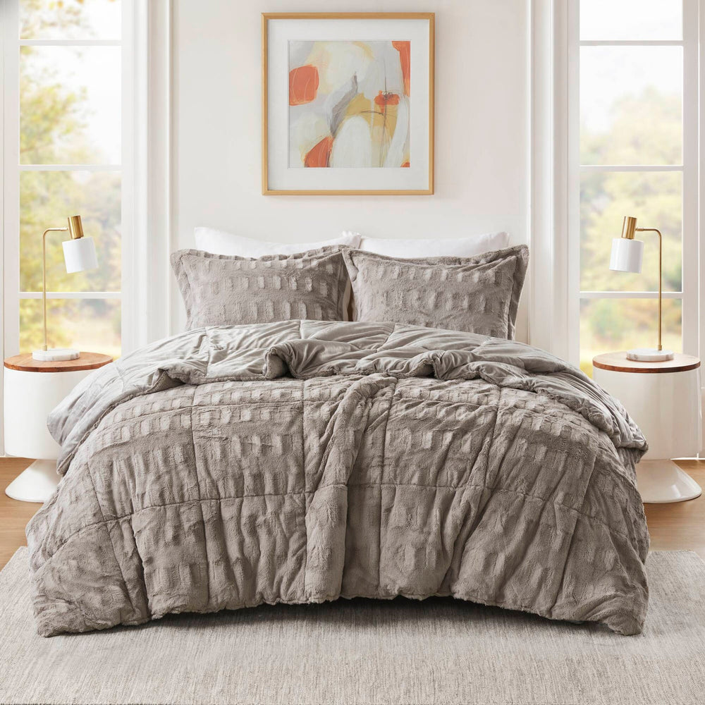 3 PCS Full/Queen Solid Faux Fur Comforter Mini Set Gray Media 8