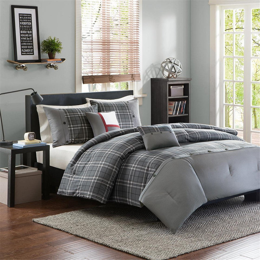 Twin/Twin XL Comforter Set Media 1