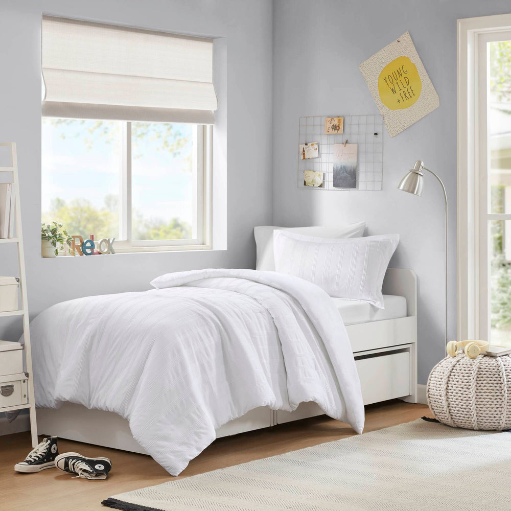 2-Piece Twin/Twin XL Woven Striped Duvet Set Media 1