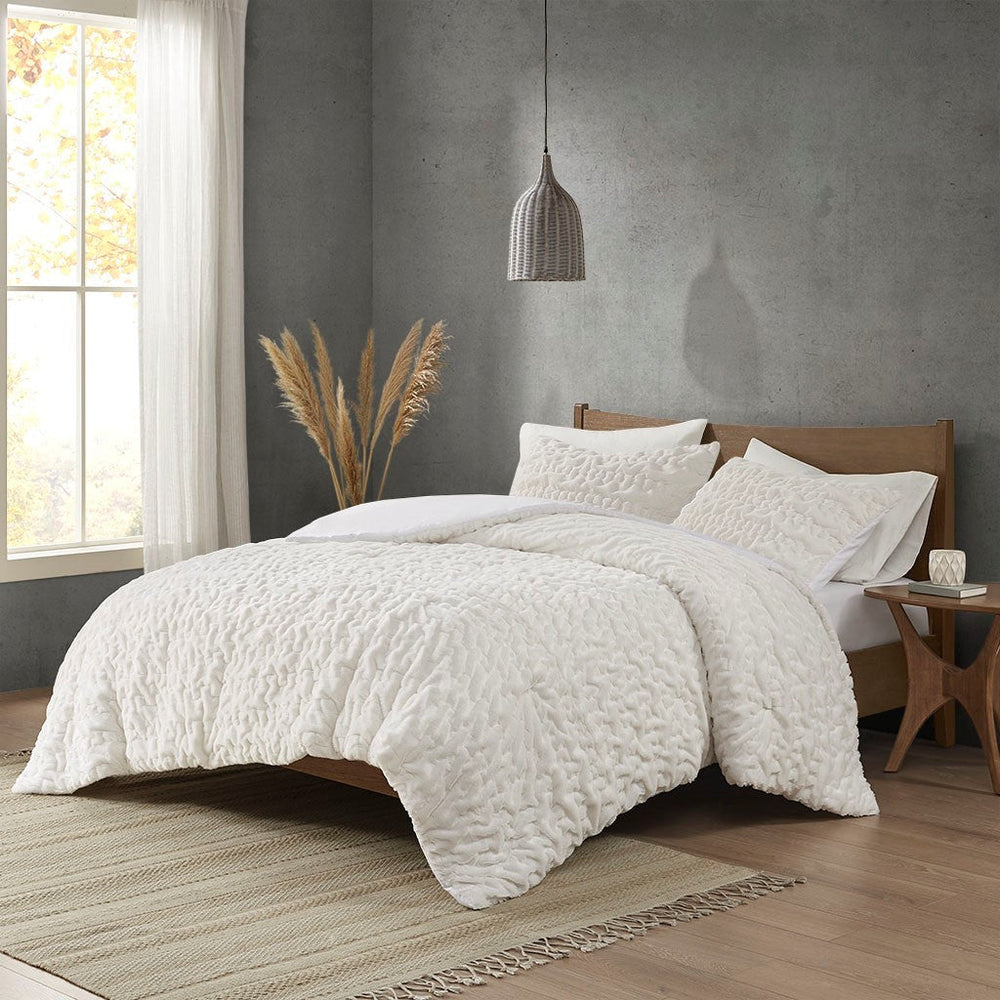 Full/Queen Ruched Fur Down Alternative Comforter Set Media 1