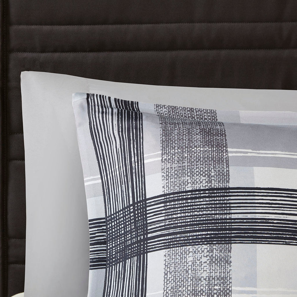 Twin/Twin XL Plaid Comforter Set Media 4