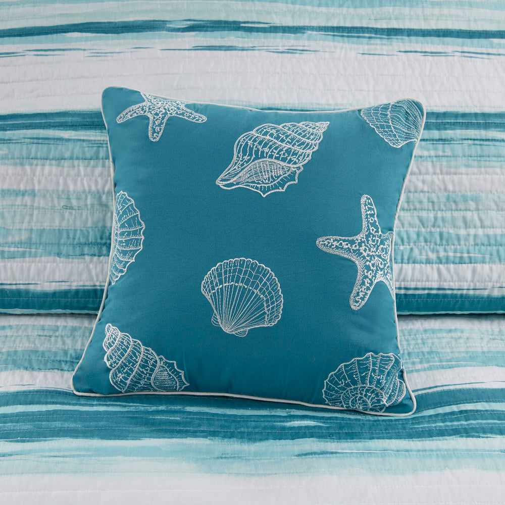 6 Piece Printed Quilt Set with Throw Pillows Aqua Full/Queen Media 4