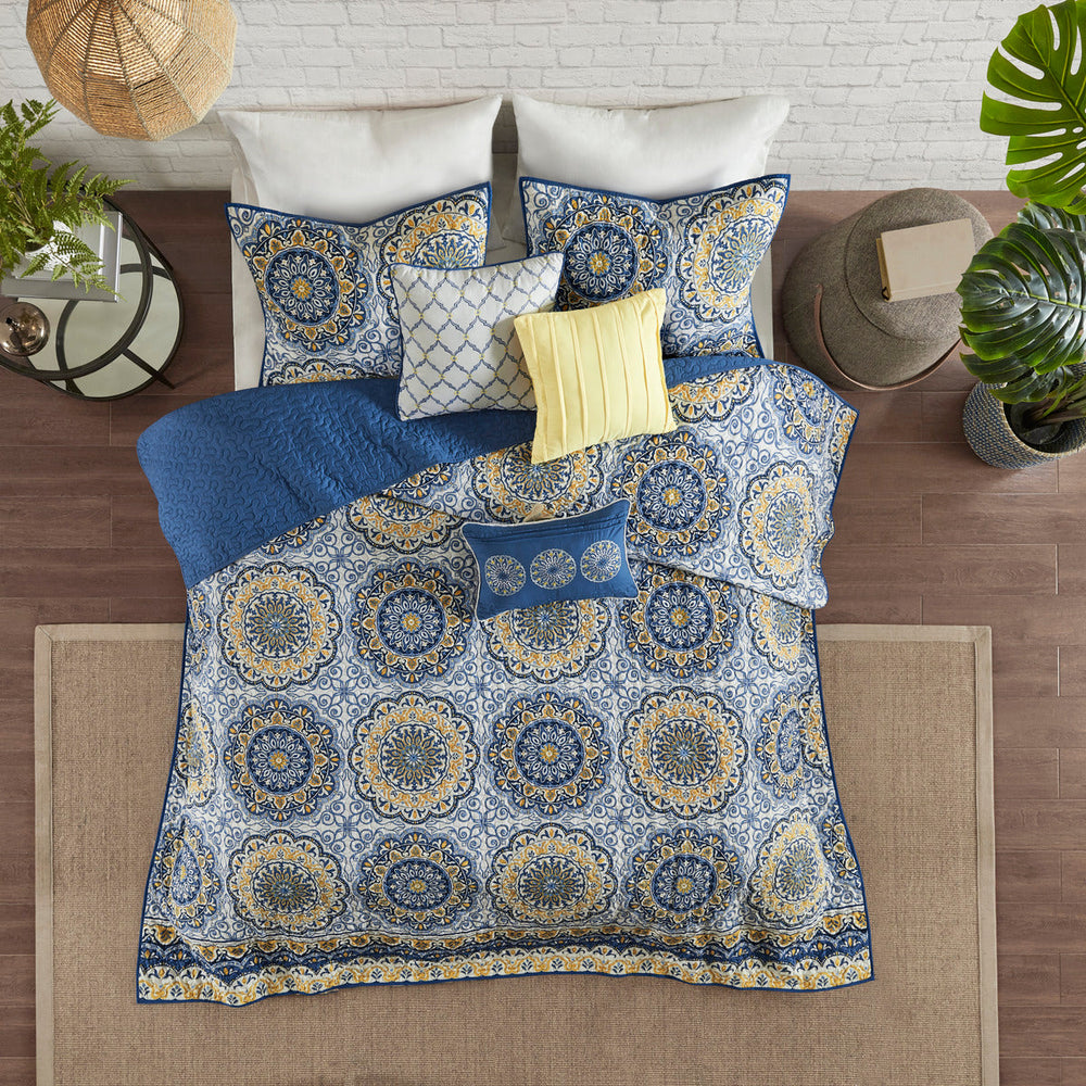 6 Piece Reversible Quilt Set with Throw Pillows Blue Full/Queen Media 11