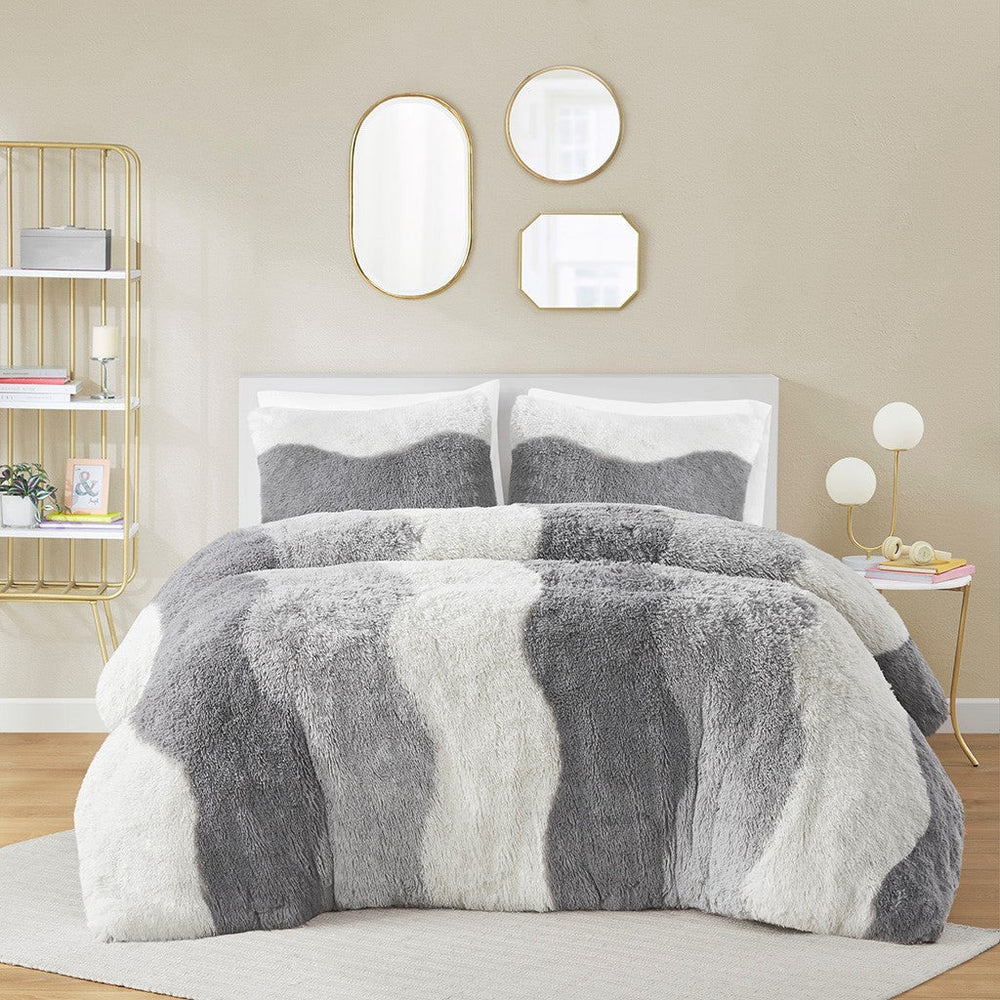 Twin/Twin XL Ombre Shaggy Faux Fur Comforter Set Media 2