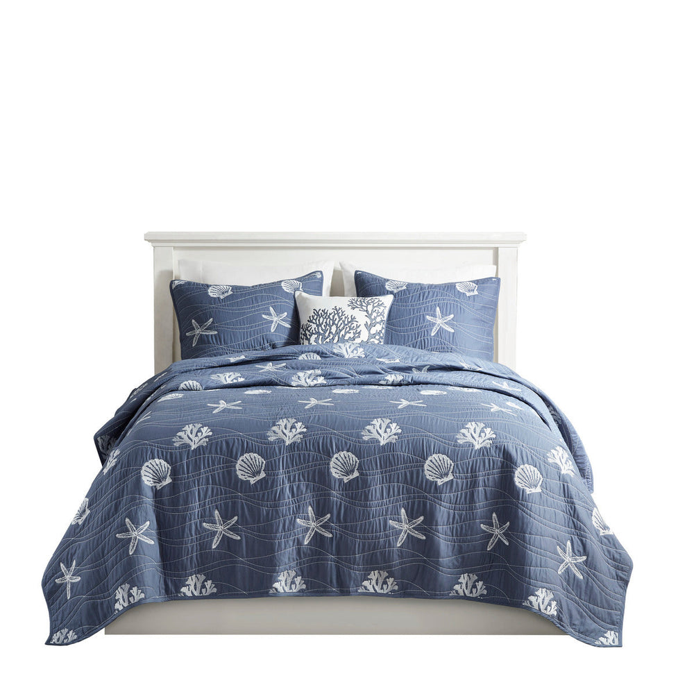 4 Piece Cotton Reversible Embroidered Quilt Set with Throw Pillow Navy King/Cal King Media 4