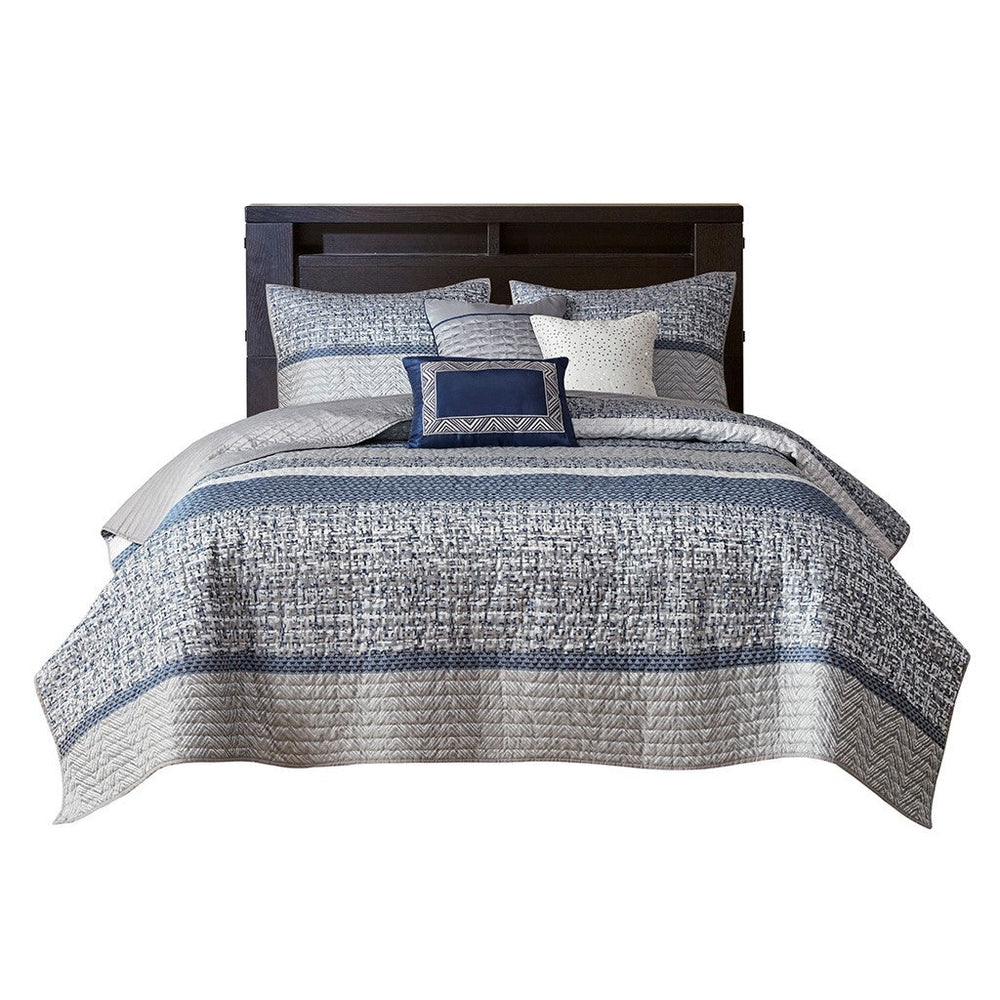 6 Piece Reversible Jacquard Quilt Set with Throw Pillows Navy Full/Queen Media 18