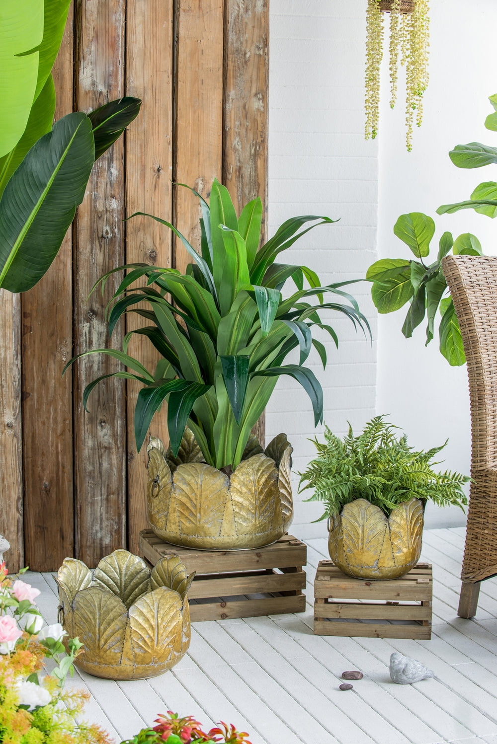 Set of 3 Metal Planter Distressed, L:17.7x17.7x11' M:15x15x10.2' S:11.5x11.5x10' Media 12