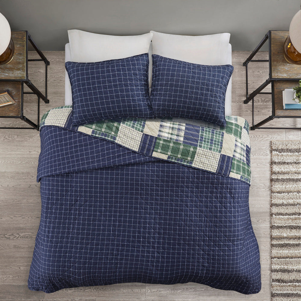 3 Piece Reversible Printed Quilt Set Green / Navy King/Cal King Media 12