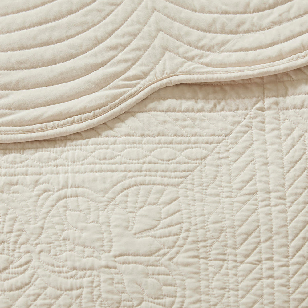 3 Piece Reversible Scalloped Edge Quilt Set Cream Full/Queen Media 7