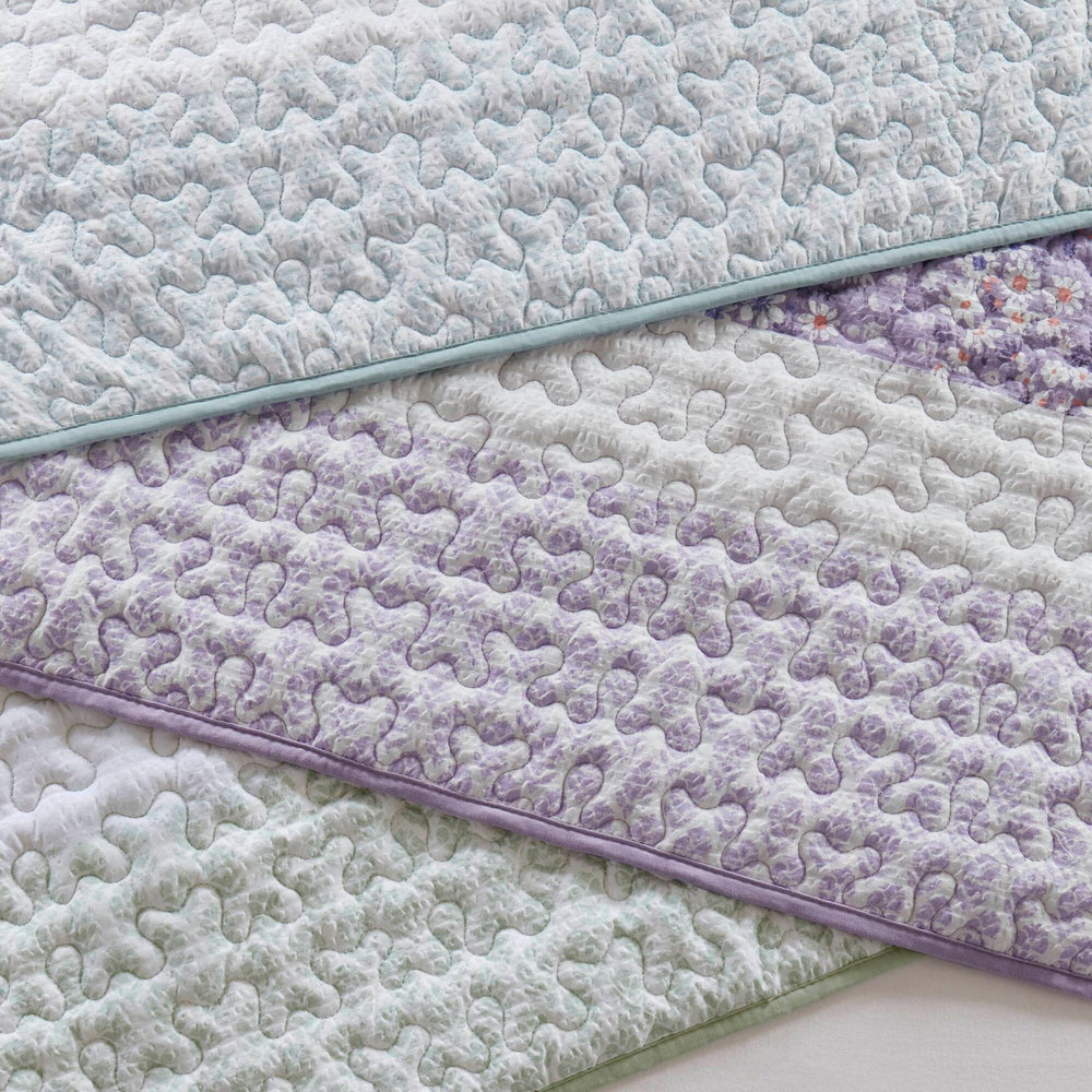 4 PCS Full/Queen Seersucker Quilt Set with Throw Media 7