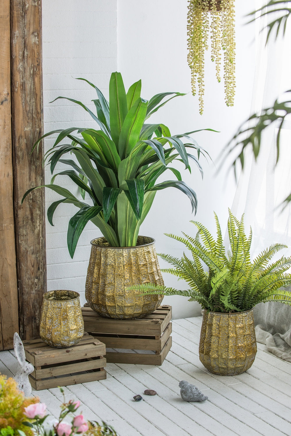Set of 3 Metal Planter Distressed, L:12x12x14' M:9x9x11.5' S:6.3x6.3x8.7' Media 1