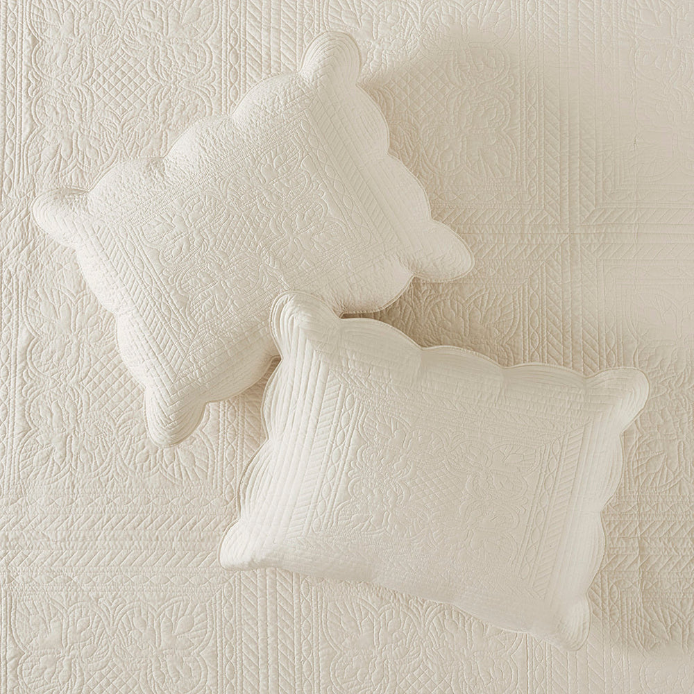 3 Piece Reversible Scalloped Edge Quilt Set Cream King/Cal King Media 3