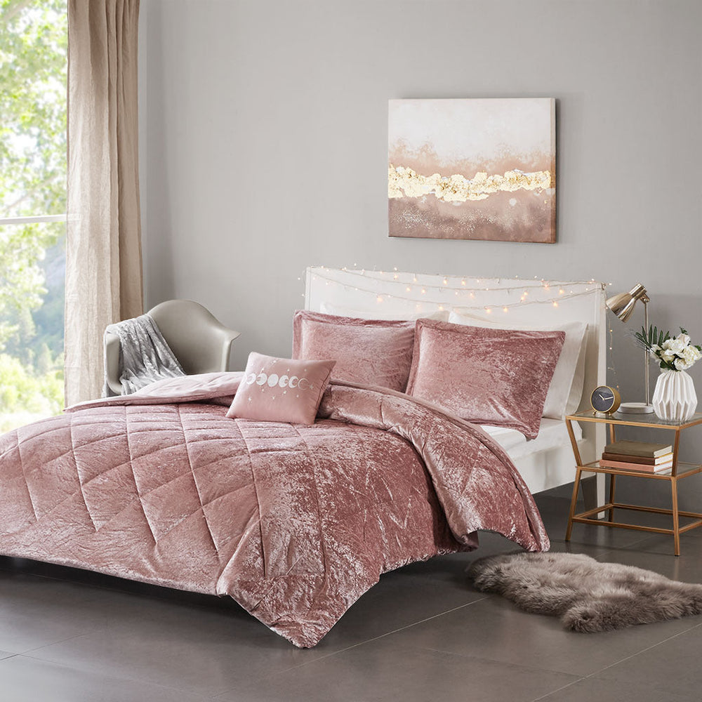 Twin/Twin XL Velvet Comforter Set with Throw Pillow Media 1
