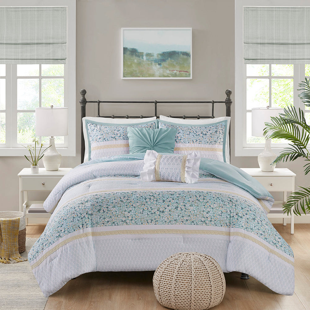 Full/Queen 5 Piece Seersucker Comforter Set with Throw Pillows Media 13